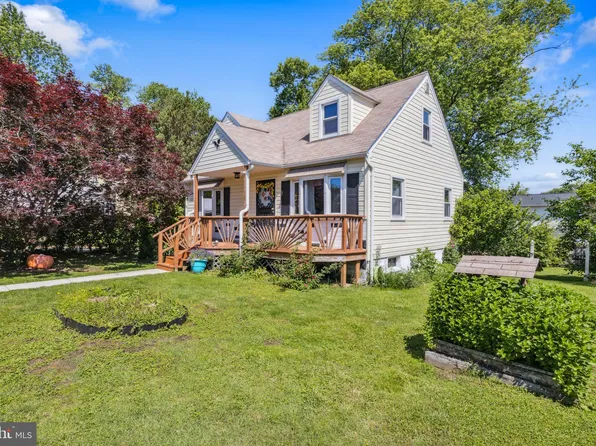 314 Holy Cross Rd, Baltimore, MD 21225