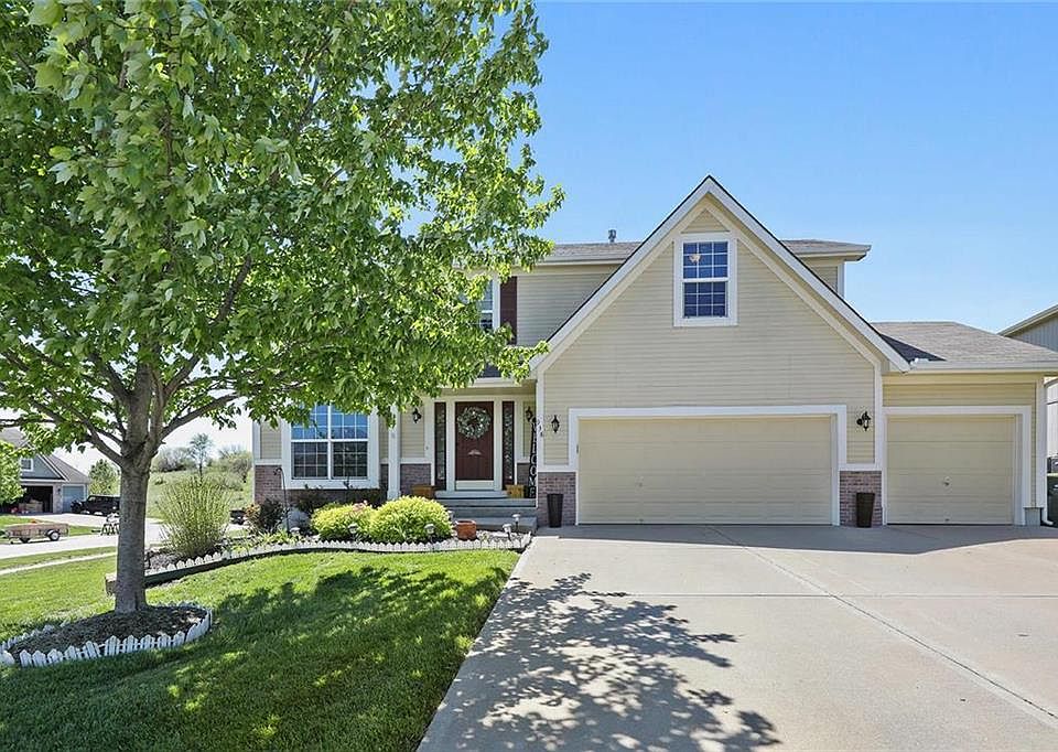 1st image of 938 Wyndham Dr
