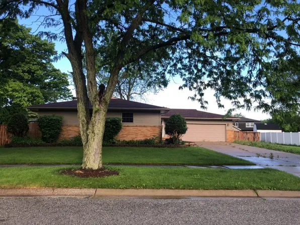 123 Tenbrook Dr, Crown Point, IN 46307