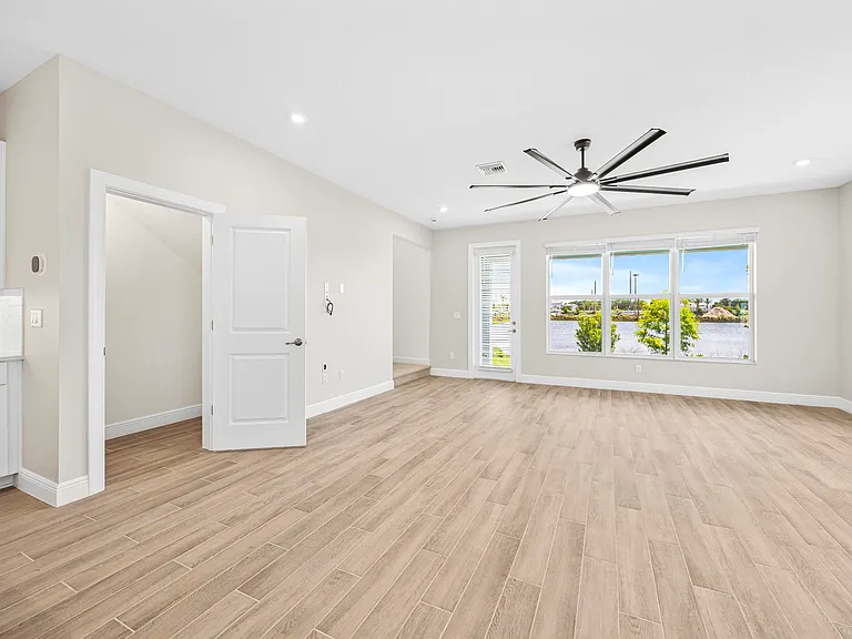 3542 NW Solange Ct — Photo 9