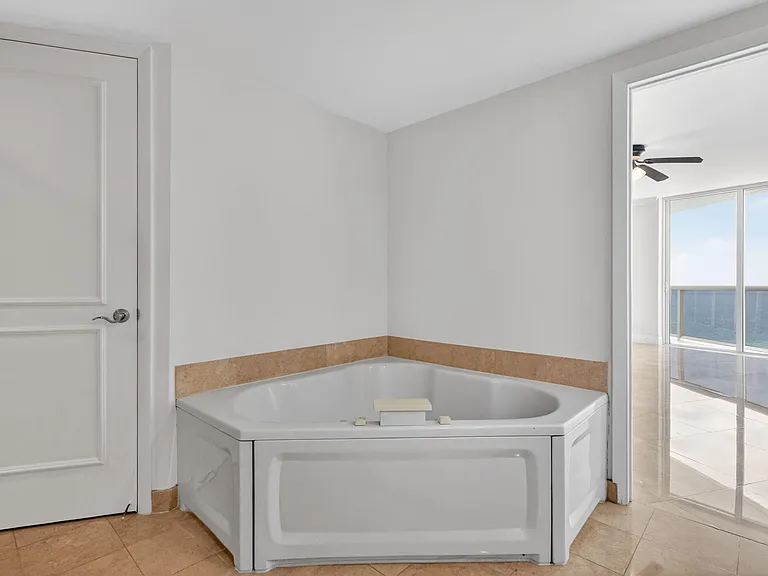 18911 Collins Ave #2303 — Photo 16