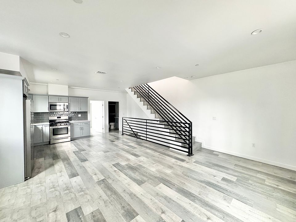 1st image of 158 N Mariposa Ave #158