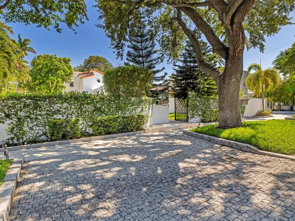 820 SE 8th Street, Fort Lauderdale, FL 33316