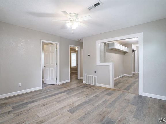 4th image of 4005 White St