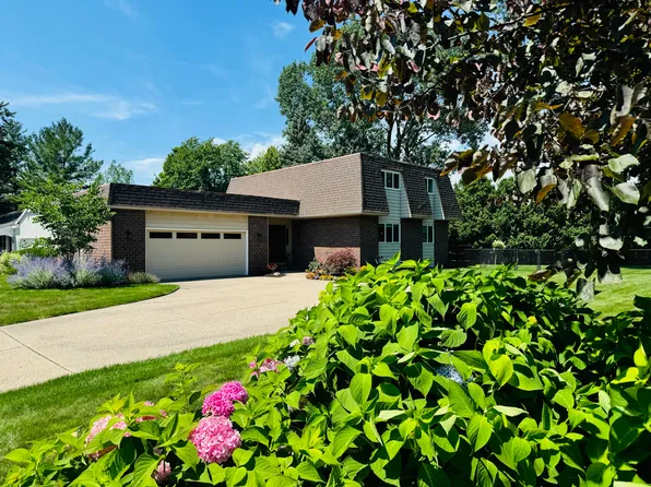 4287 Choctaw Dr SW, Grandville, MI 49418