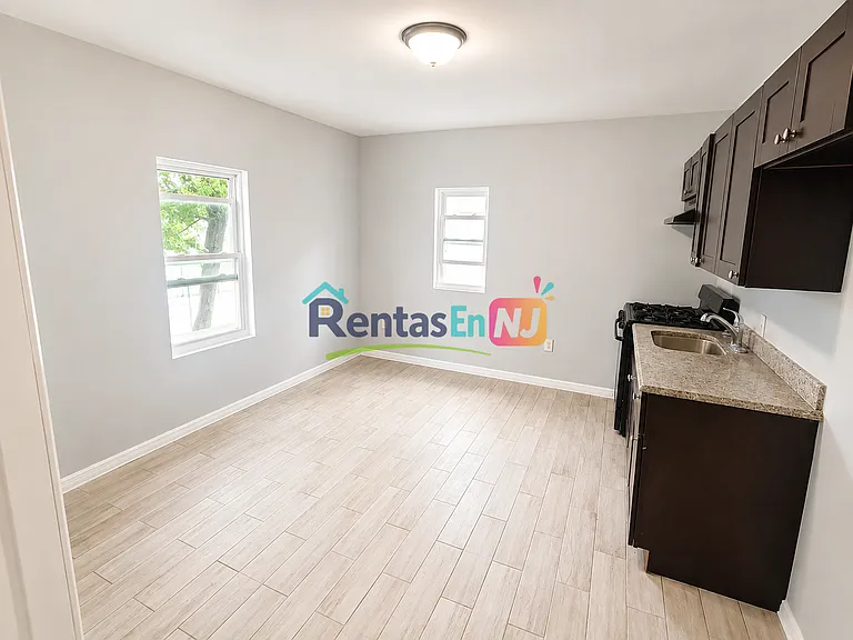406 Park Ave #4C — Photo 1