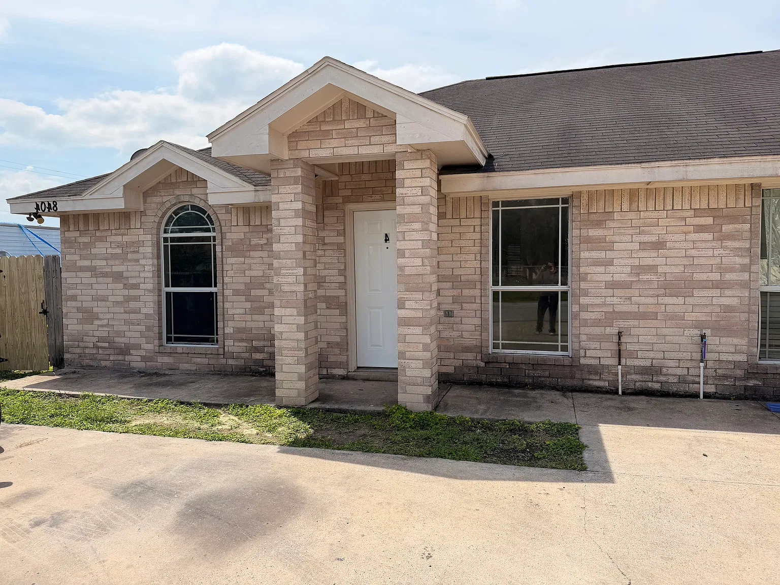2 bed, 832 sqft, $775 — Photo 1