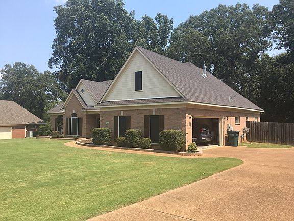 3rd image of 4828 Jessica Dr