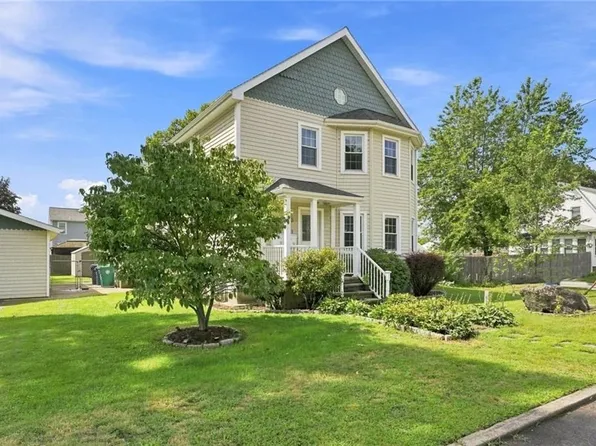 51 Pettaconsett Ave, Warwick, RI 02888