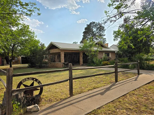 510 Avenue E SE, Childress, TX 79201