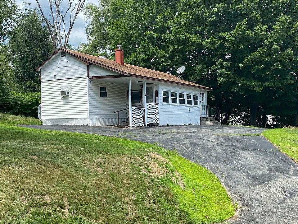 107 Main St Dexter Me 04930 Zillow