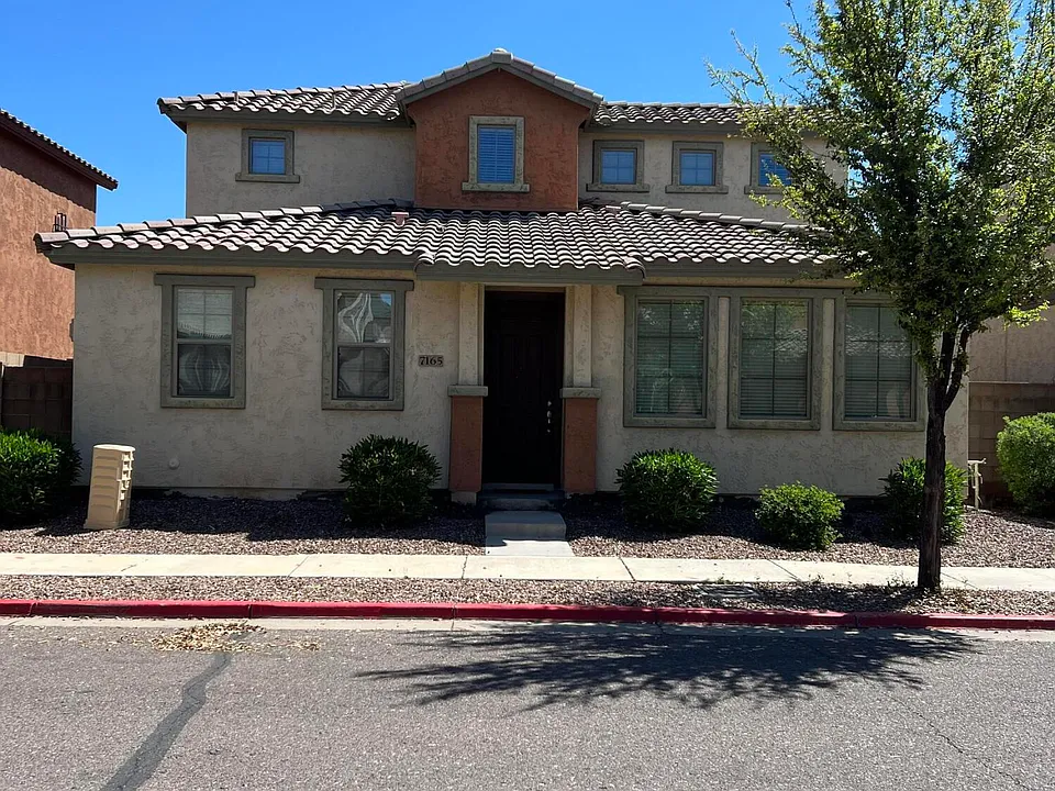 7165 S 48th Gln