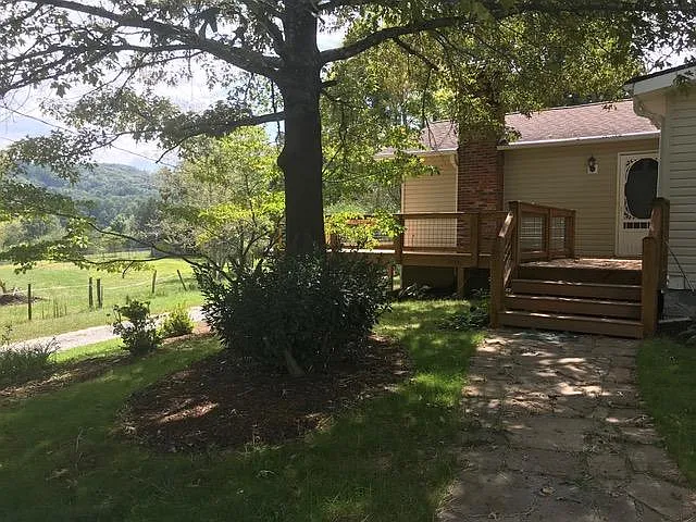 62 Old Barn Rd — Photo 2