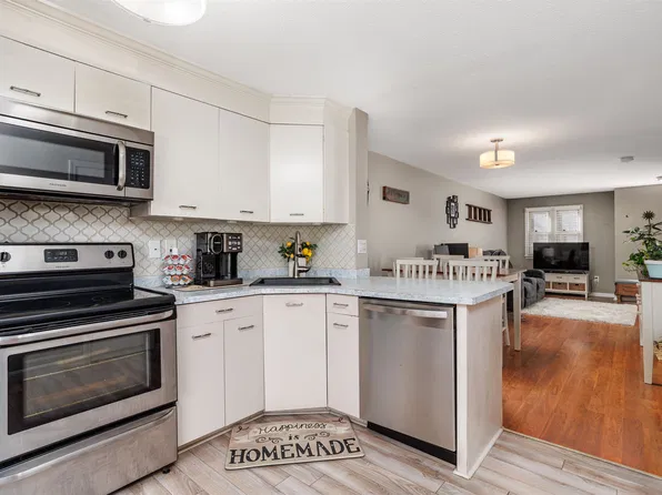 426 Fox Hollow Way, Manchester, NH 03104