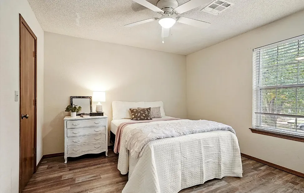 2 bed, 1127 sqft, $1,150 — Photo 2