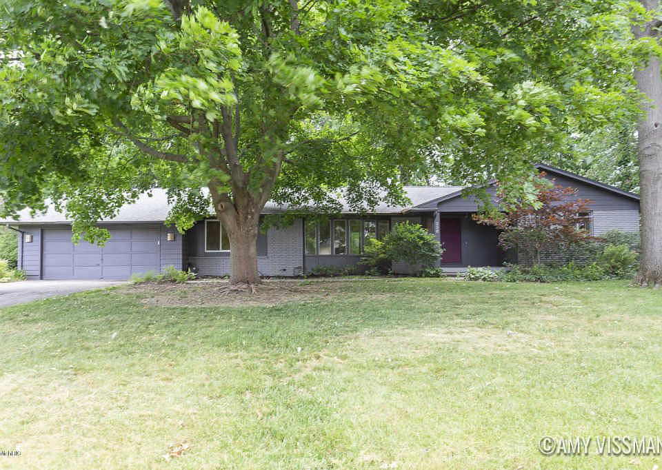 1st image of 338 Pebble Beach Dr SE