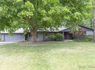 338 Pebble Beach Dr SE, Grand Rapids, MI 49546