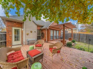 2020 Canterbury Dr, Bedford, TX 76021