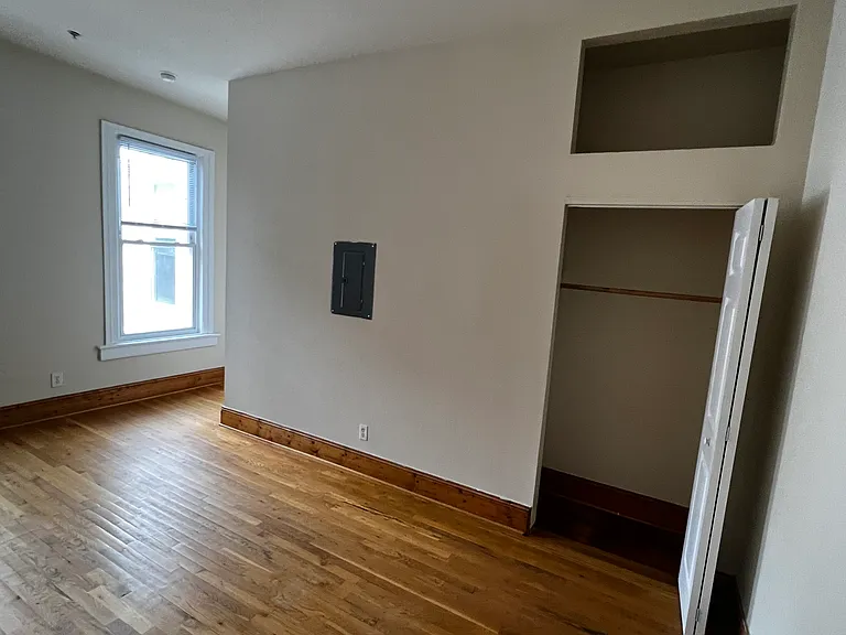 909 W Grace St #3 — Photo 14