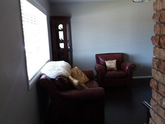 4th image of 1213 E 11th St