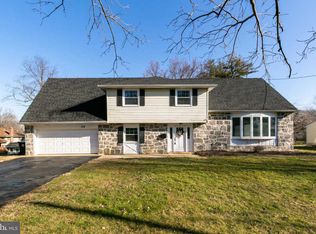 108 Arbor Rd, Cinnaminson, NJ 08077