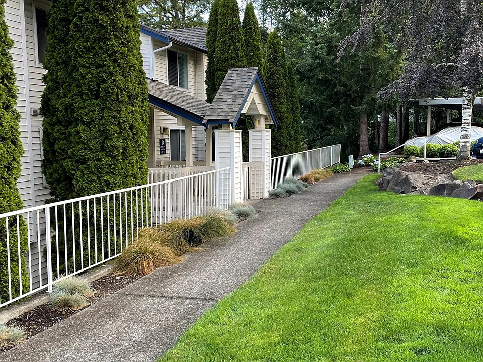 5000 Lake Washington Blvd NE #D103