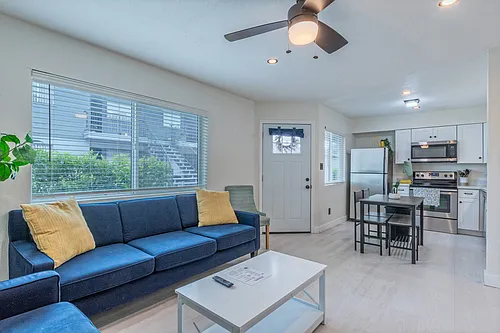 1133 S Farmer Ave #2 Photo 1