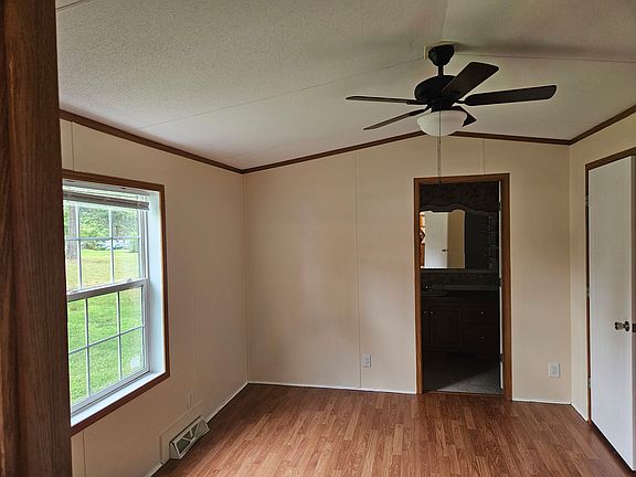 4th image of 14 Lexie Ln