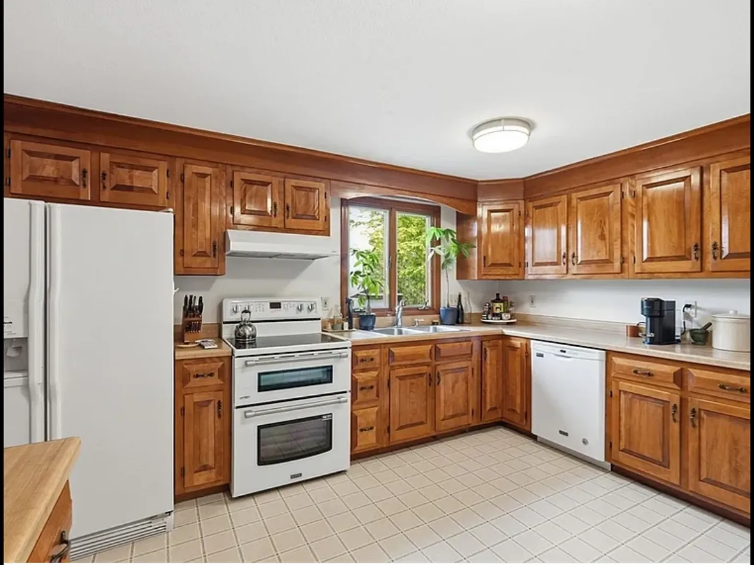 4 bed, 1772 sqft, $3,800 — Photo 3