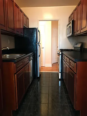 Rented by Kew Forest Realty Inc | media 5