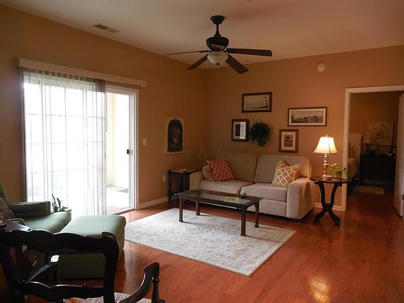 3rd image of 3833 Carberry Dr