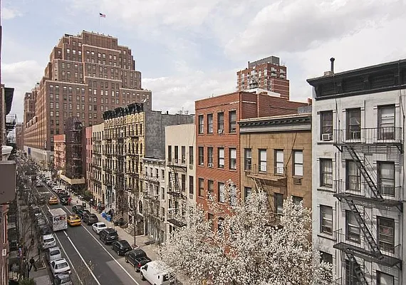 Rented by Buchbinder & Warren | media 38