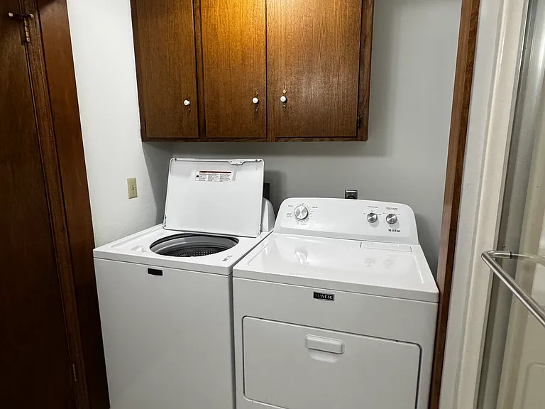 315 E Main St #4 — Photo 8