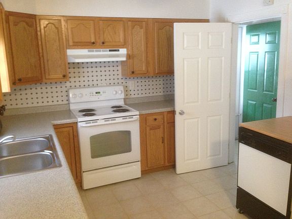 Kitchen (side door access)