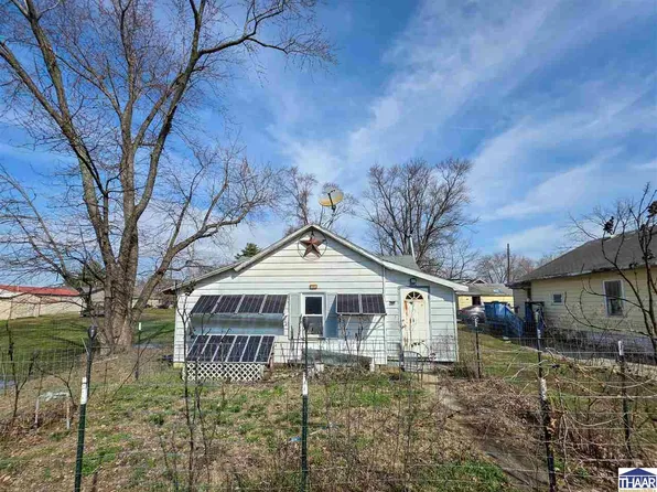 7693 E Terhune St, Dugger, IN 47848