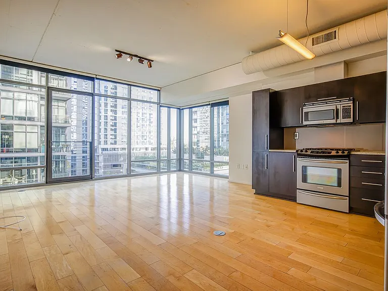 1100 S Hope St #803 — Photo 8
