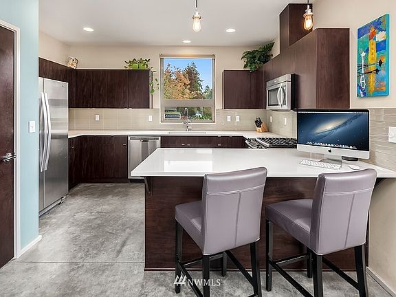 3rd image of 5101 40th Ave NE #1