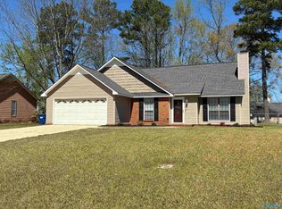 1805 Apache Dr, Albertville, AL 35950