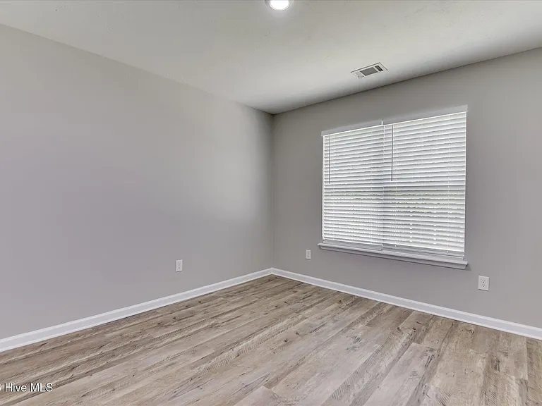 7604 Pleasantville Way — Photo 8
