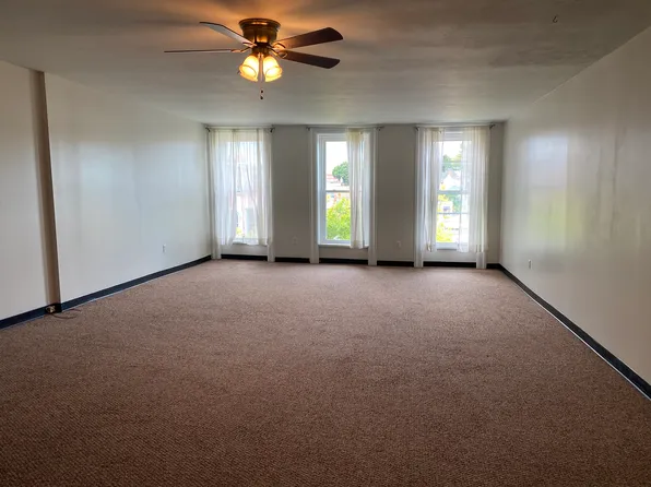 171 W 1st St APT 3, Oswego, NY 13126