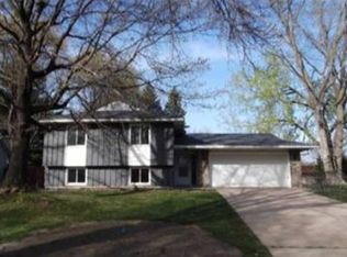 1433 97th Ave NW, Coon Rapids, MN 55433