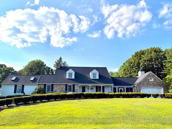 908 Hillcrest Ln, Lewisburg, PA 17837