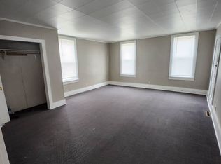 625 W 10th Ave #1, Oshkosh, WI 54902