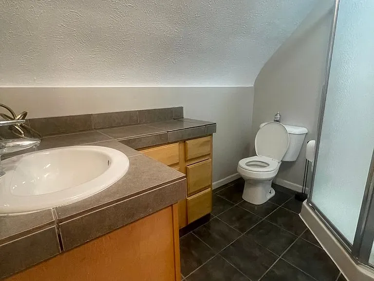 850 Fulton St W — Photo 6
