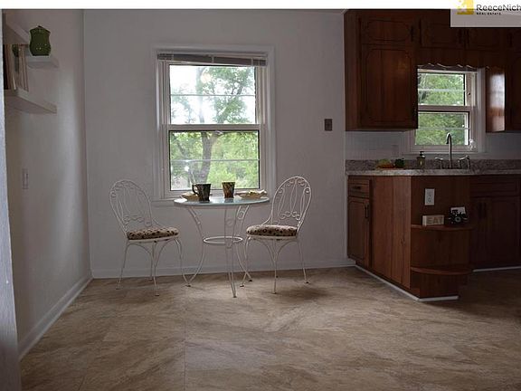 Nice Bright Eating Area!