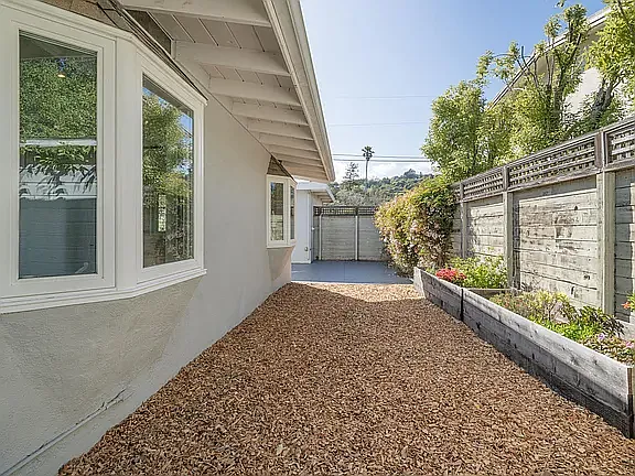 2 Somerset Ln — Photo 37