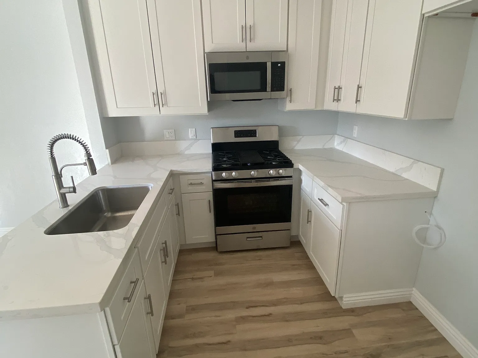 2 bed, 980 sqft, $1,600 — Photo 4