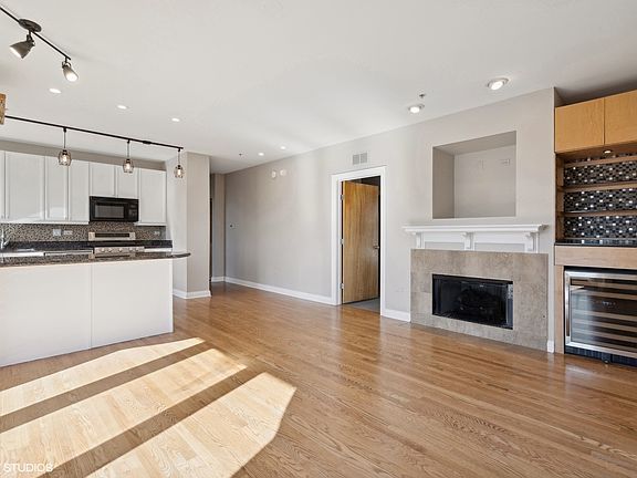 5th image of 1444 N Orleans St APT 6B