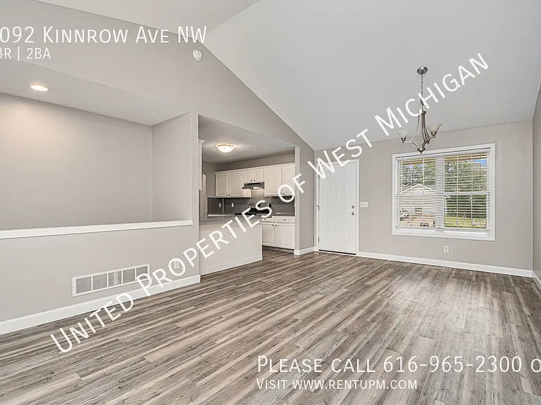 2092 Kinnrow Ave NW — Photo 4