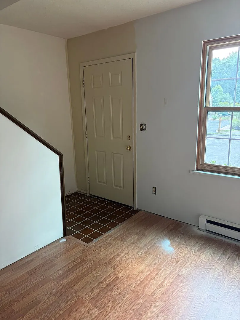 2 Bedroom, 1.5 Bath Townhouse — Photo 2